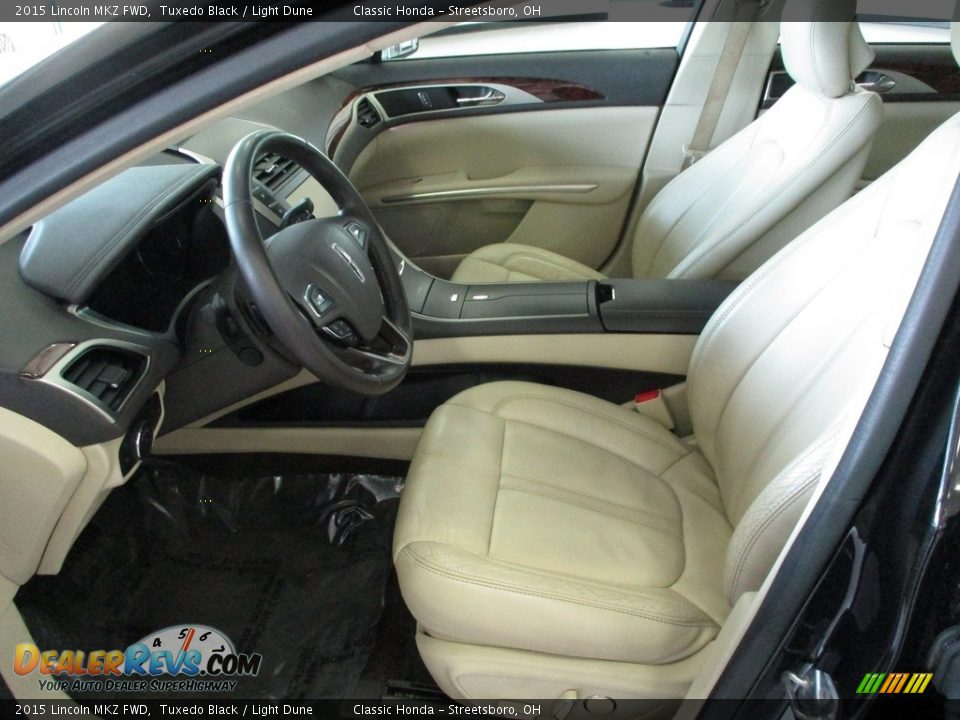 Front Seat of 2015 Lincoln MKZ FWD Photo #28
