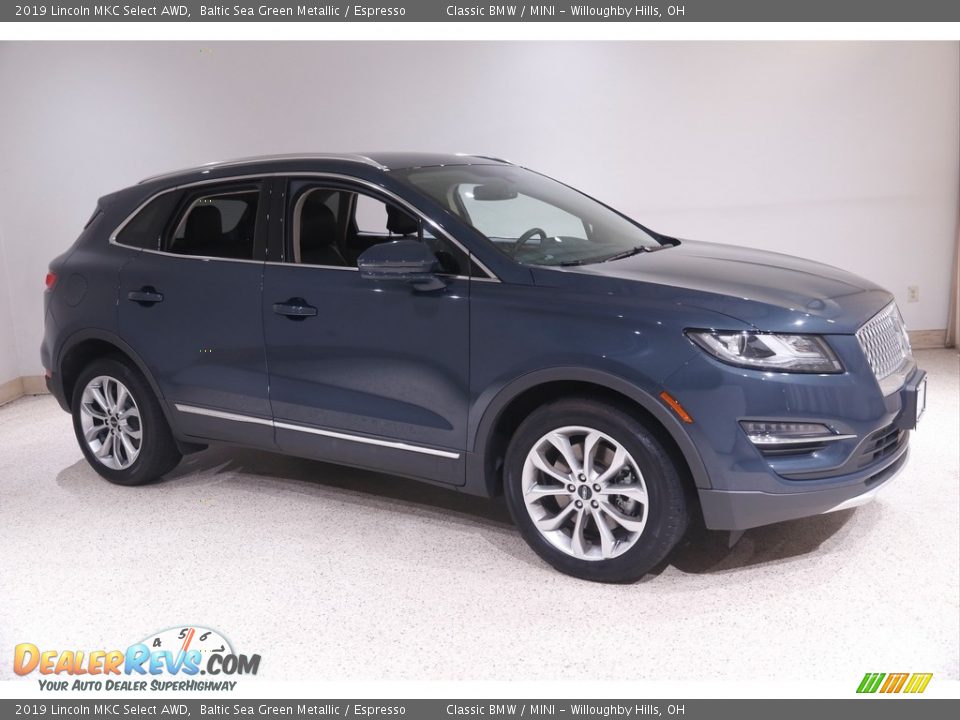 Front 3/4 View of 2019 Lincoln MKC Select AWD Photo #1