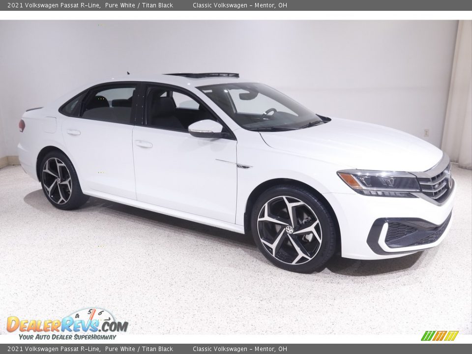 2021 Volkswagen Passat R-Line Pure White / Titan Black Photo #1