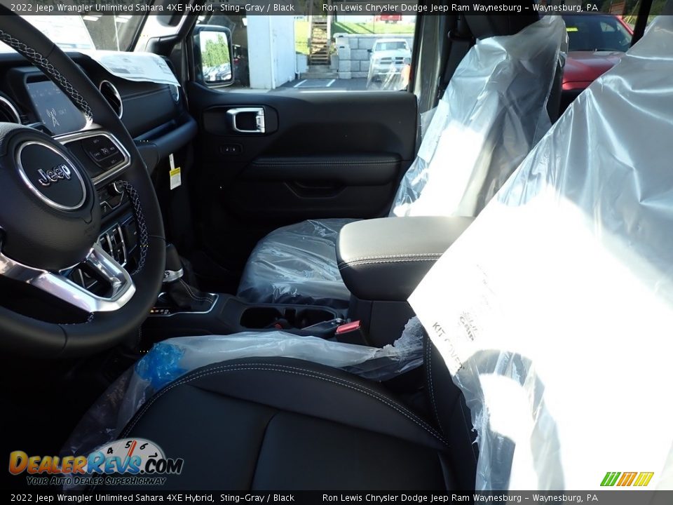 2022 Jeep Wrangler Unlimited Sahara 4XE Hybrid Sting-Gray / Black Photo #11