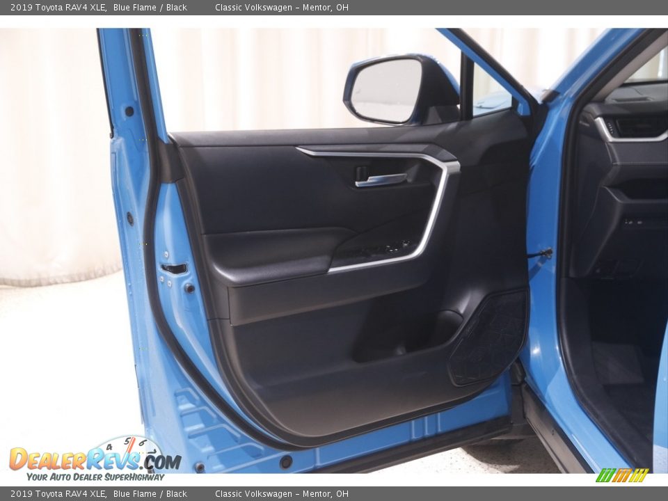 2019 Toyota RAV4 XLE Blue Flame / Black Photo #4