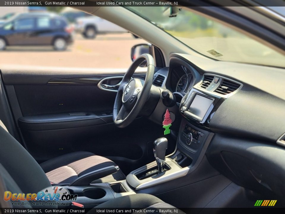 2019 Nissan Sentra S Gun Metallic / Charcoal Photo #10