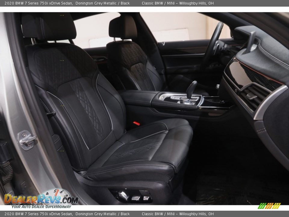 Front Seat of 2020 BMW 7 Series 750i xDrive Sedan Photo #20