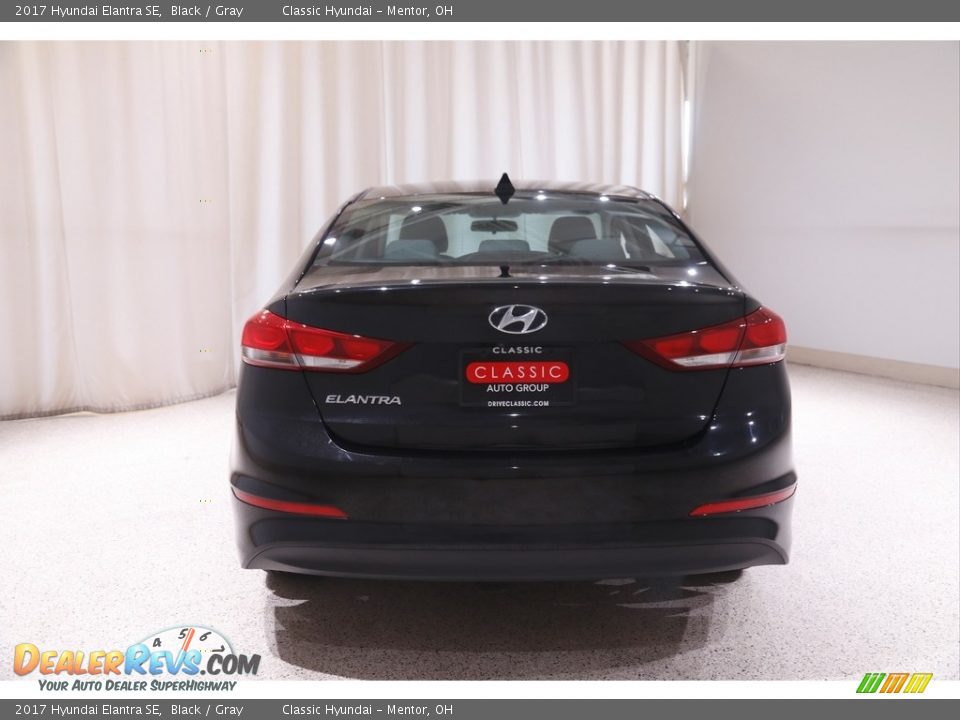 2017 Hyundai Elantra SE Black / Gray Photo #17