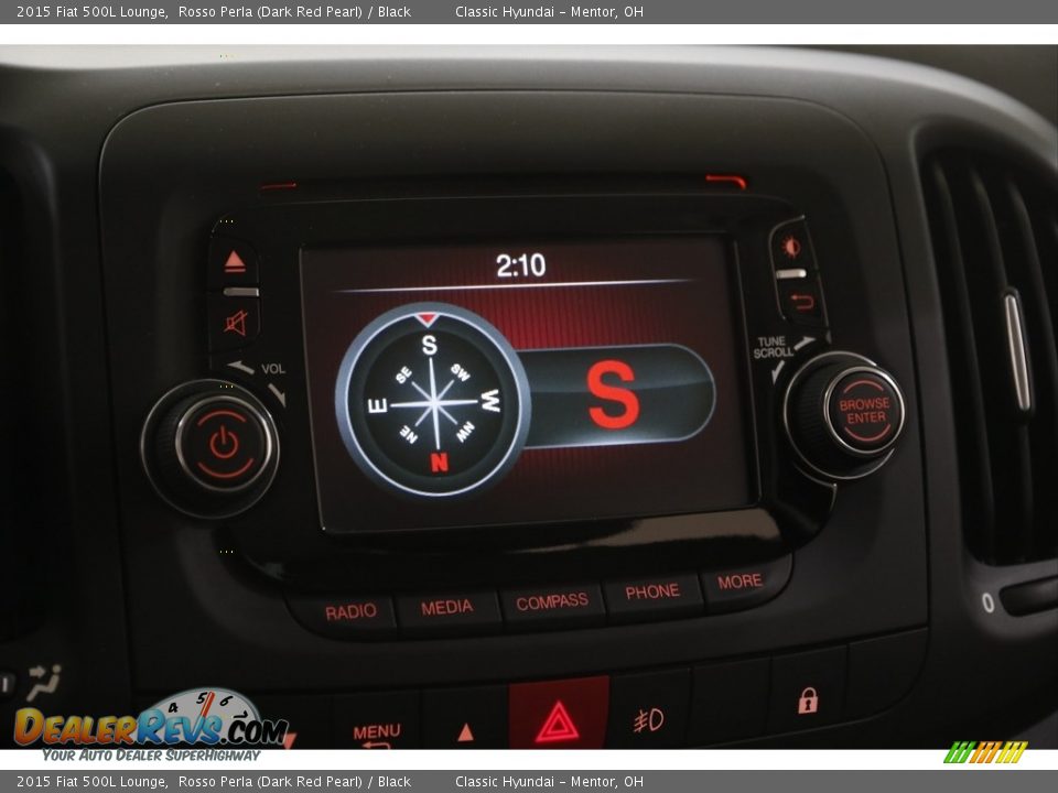Controls of 2015 Fiat 500L Lounge Photo #11