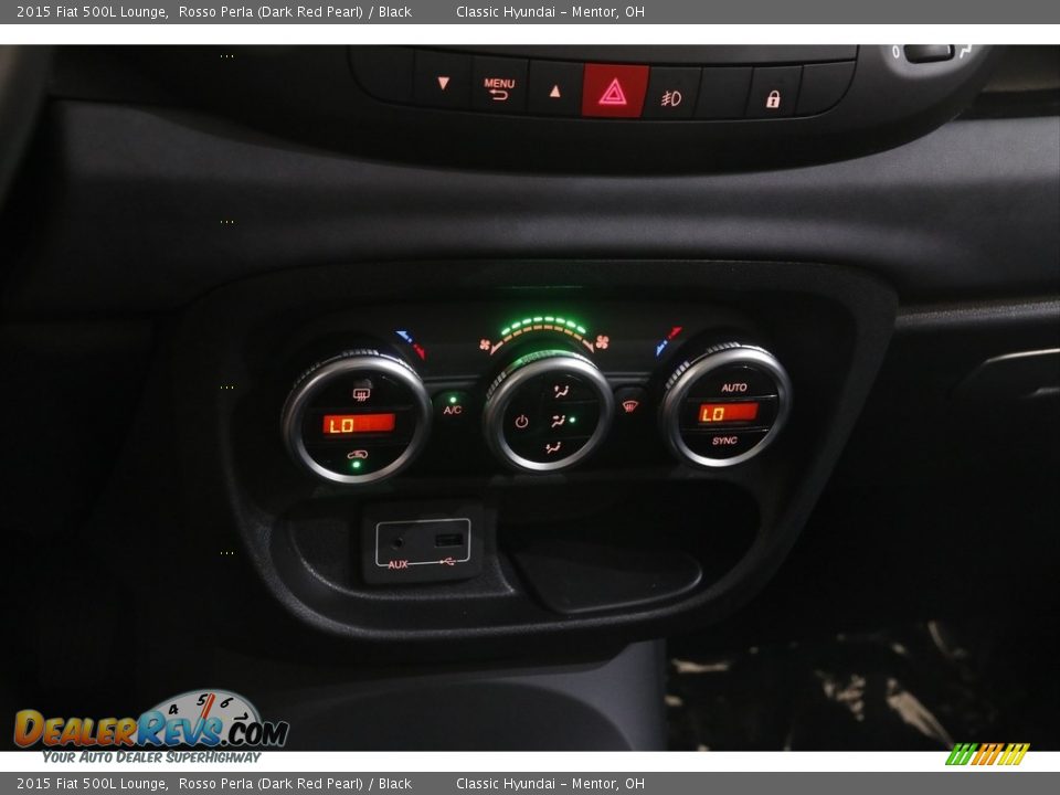 Controls of 2015 Fiat 500L Lounge Photo #14