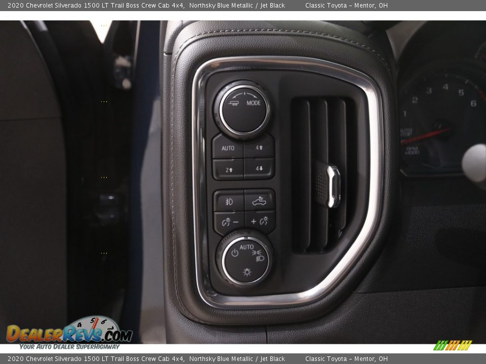 Controls of 2020 Chevrolet Silverado 1500 LT Trail Boss Crew Cab 4x4 Photo #6
