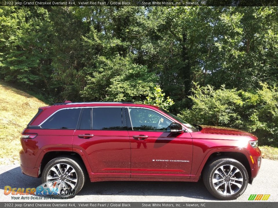 2022 Jeep Grand Cherokee Overland 4x4 Velvet Red Pearl / Global Black Photo #5