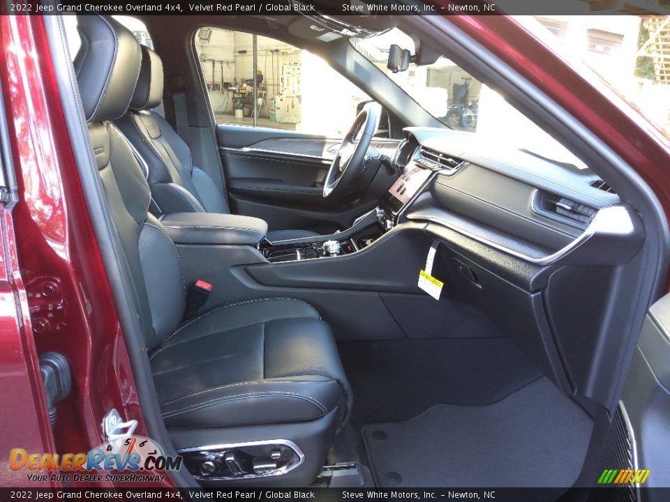 Front Seat of 2022 Jeep Grand Cherokee Overland 4x4 Photo #17