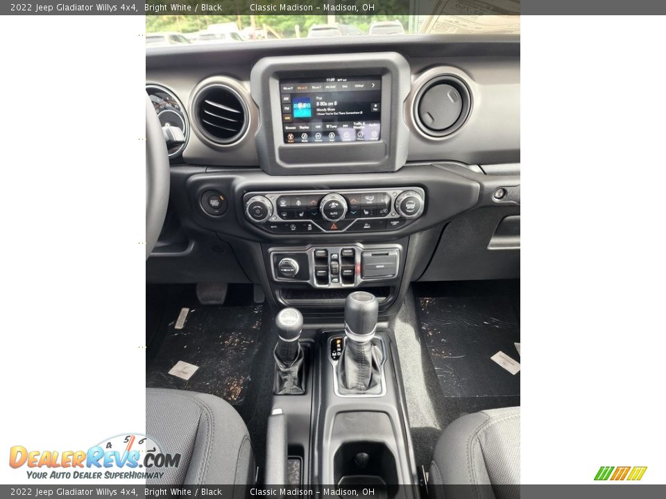 2022 Jeep Gladiator Willys 4x4 Bright White / Black Photo #6