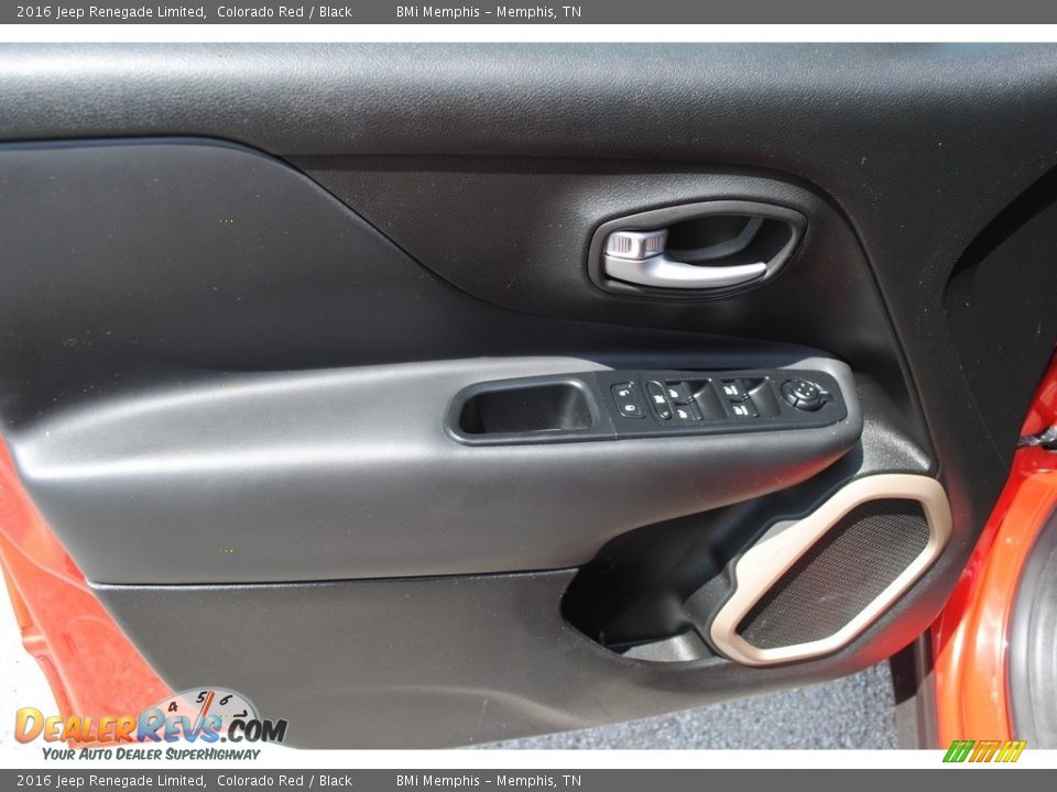 Door Panel of 2016 Jeep Renegade Limited Photo #10