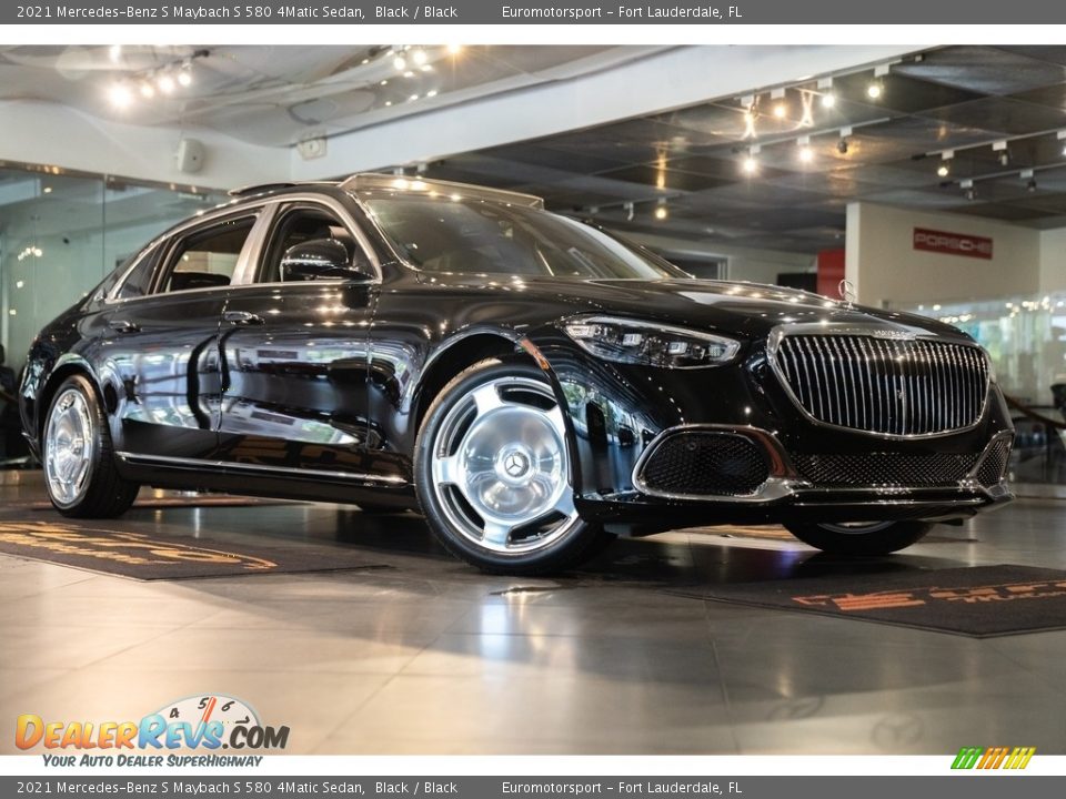 Front 3/4 View of 2021 Mercedes-Benz S Maybach S 580 4Matic Sedan Photo #1