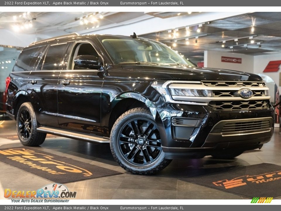 Front 3/4 View of 2022 Ford Expedition XLT Photo #1