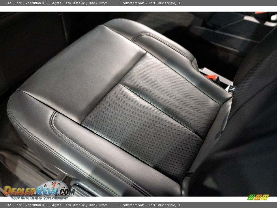 Front Seat of 2022 Ford Expedition XLT Photo #31