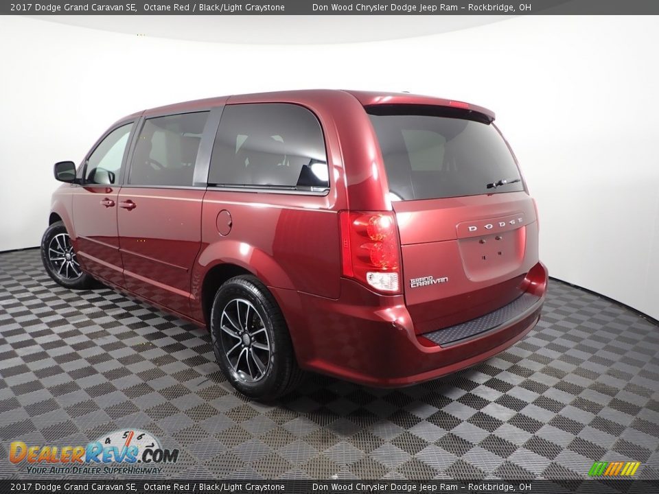 2017 Dodge Grand Caravan SE Octane Red / Black/Light Graystone Photo #4