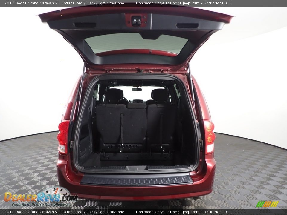 2017 Dodge Grand Caravan SE Octane Red / Black/Light Graystone Photo #6