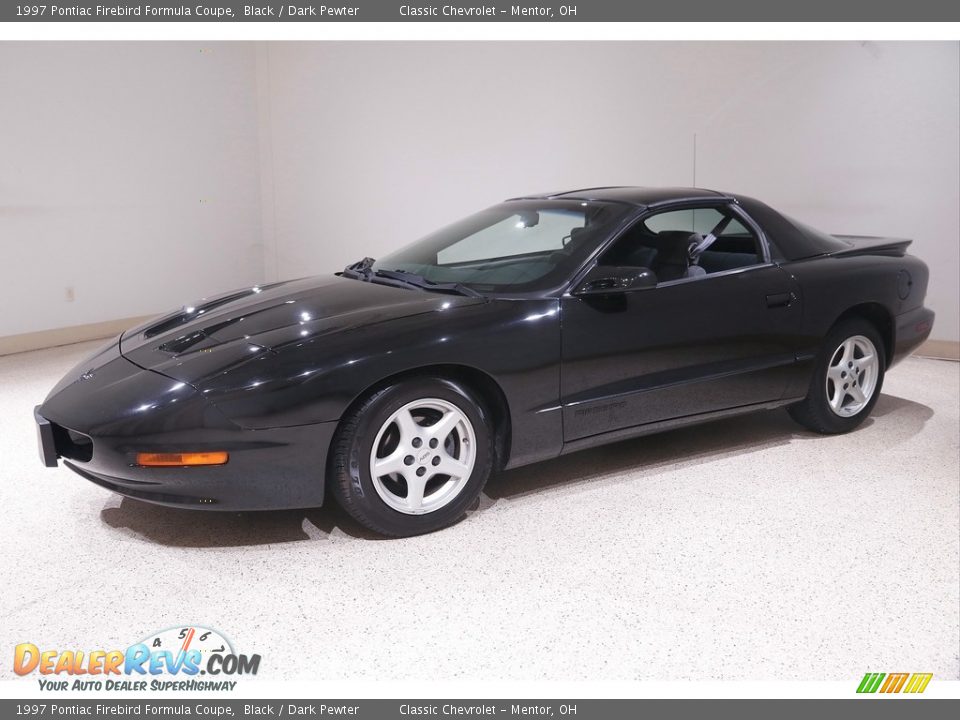 Front 3/4 View of 1997 Pontiac Firebird Formula Coupe Photo #3