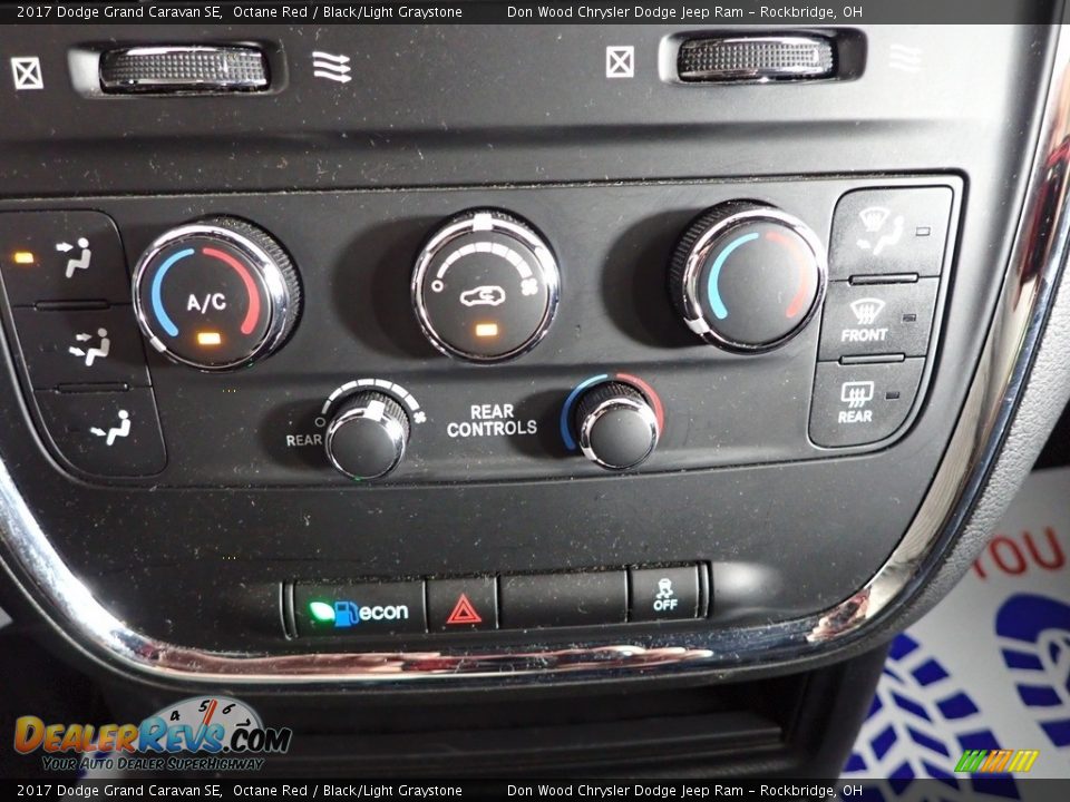 2017 Dodge Grand Caravan SE Octane Red / Black/Light Graystone Photo #17
