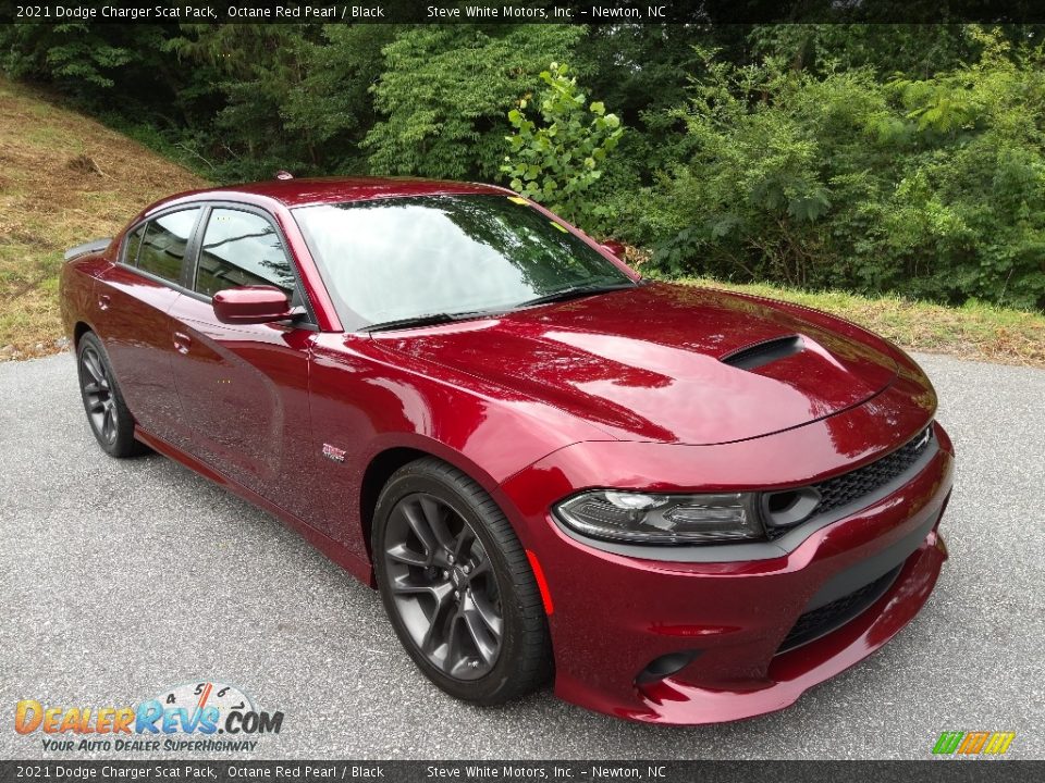 Front 3/4 View of 2021 Dodge Charger Scat Pack Photo #5
