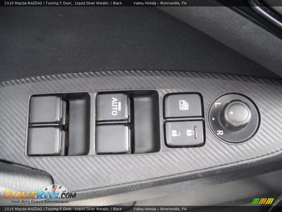 Door Panel of 2016 Mazda MAZDA3 i Touring 5 Door Photo #11