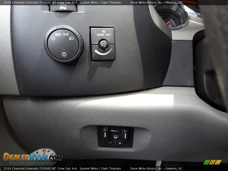 Controls of 2014 Chevrolet Silverado 3500HD WT Crew Cab 4x4 Photo #20