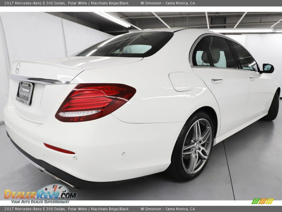 2017 Mercedes-Benz E 300 Sedan Polar White / Macchiato Beige/Black Photo #5