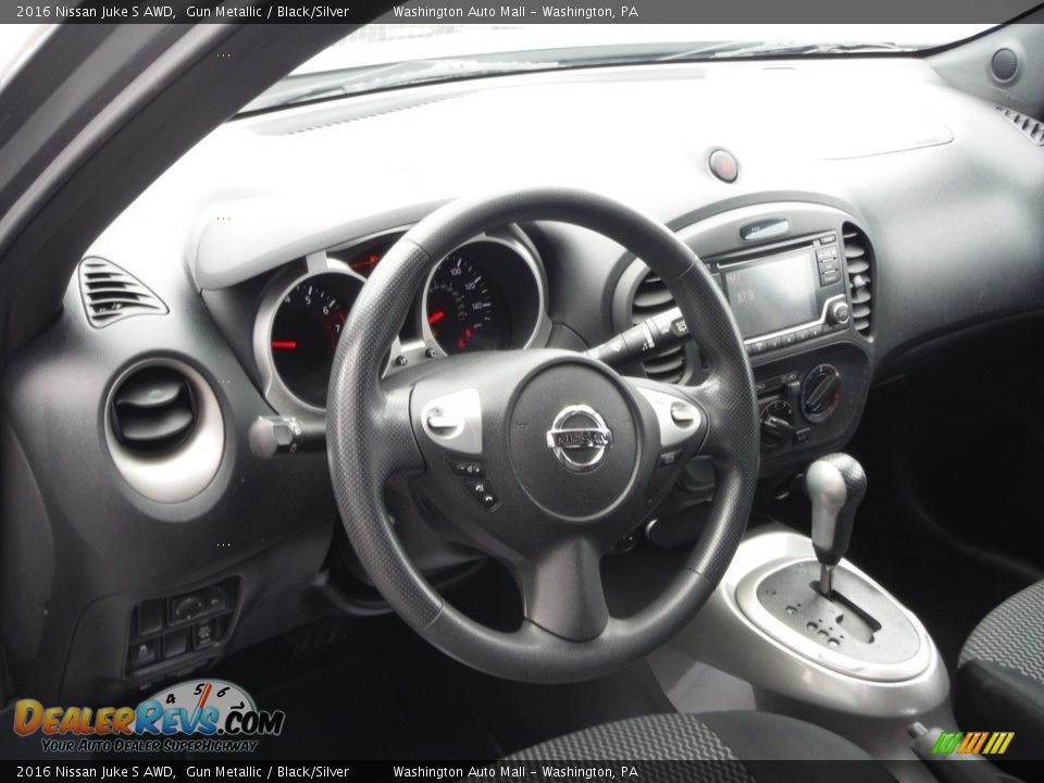 2016 Nissan Juke S AWD Gun Metallic / Black/Silver Photo #10