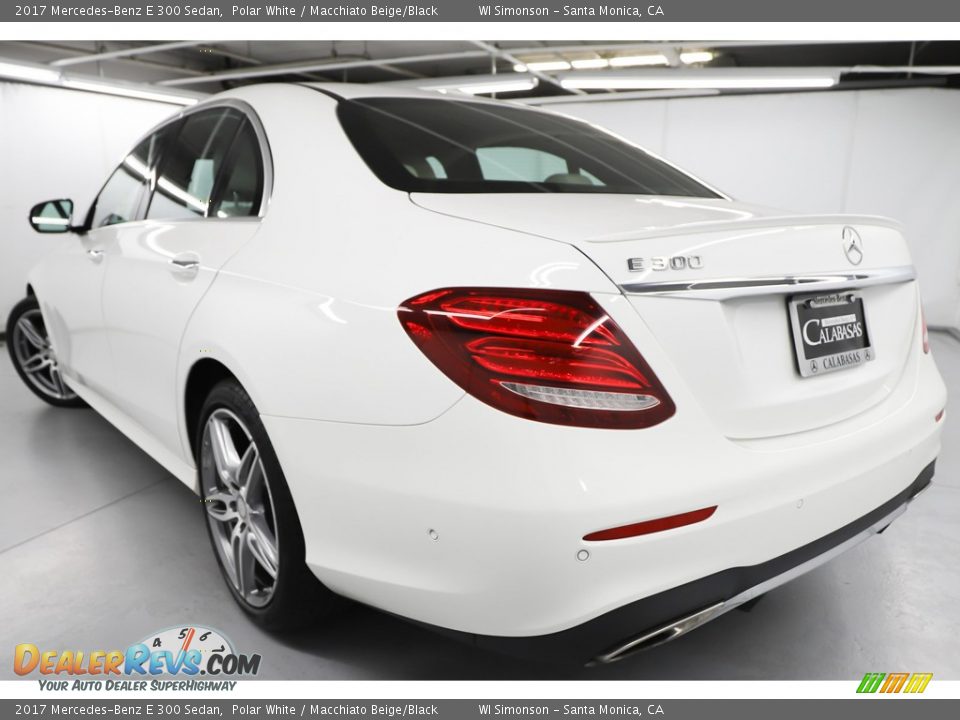 2017 Mercedes-Benz E 300 Sedan Polar White / Macchiato Beige/Black Photo #13