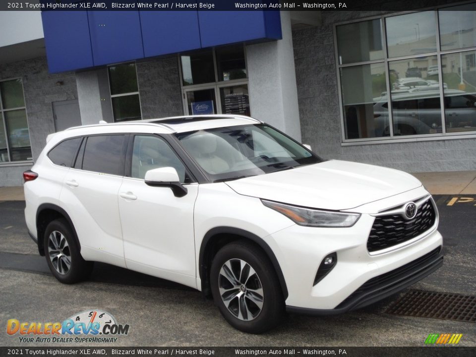 2021 Toyota Highlander XLE AWD Blizzard White Pearl / Harvest Beige Photo #1