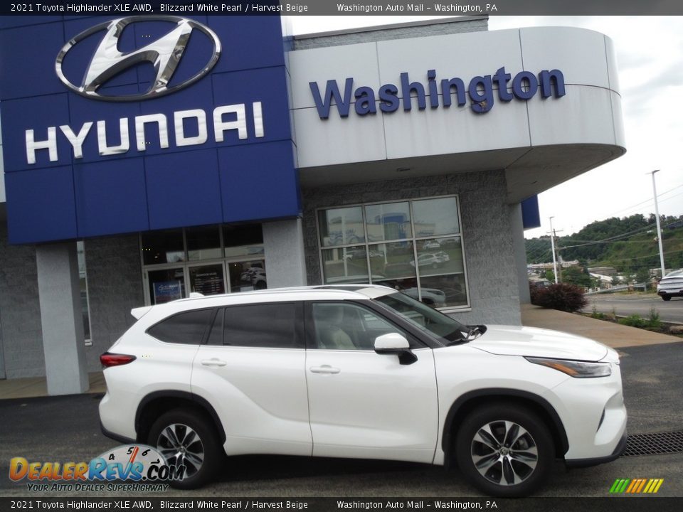 2021 Toyota Highlander XLE AWD Blizzard White Pearl / Harvest Beige Photo #2