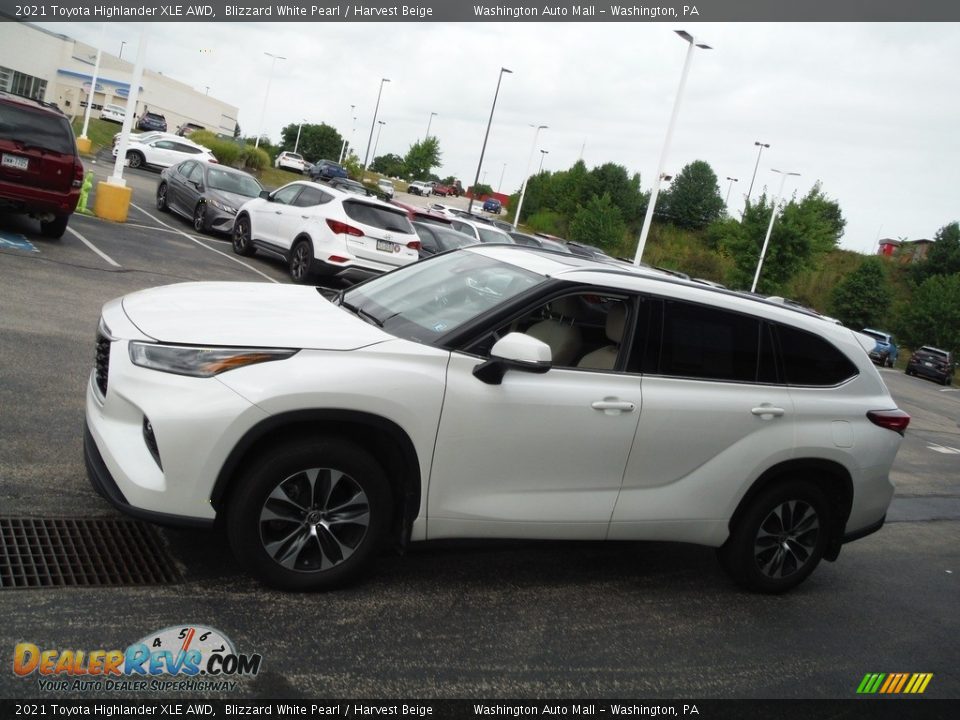 2021 Toyota Highlander XLE AWD Blizzard White Pearl / Harvest Beige Photo #6