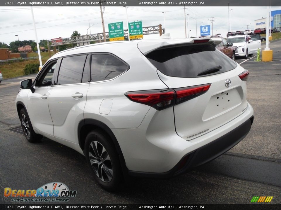 2021 Toyota Highlander XLE AWD Blizzard White Pearl / Harvest Beige Photo #7