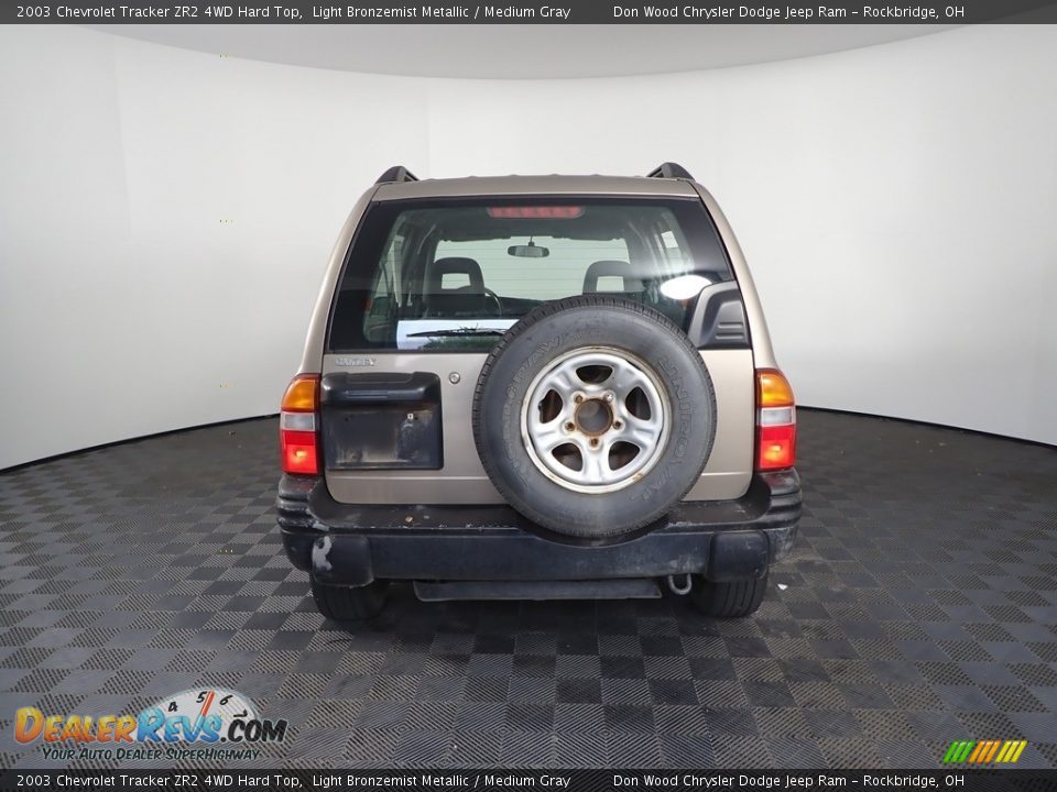 2003 Chevrolet Tracker ZR2 4WD Hard Top Light Bronzemist Metallic / Medium Gray Photo #5