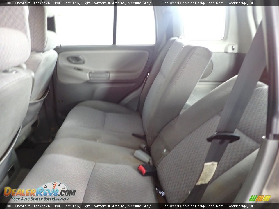 2003 Chevrolet Tracker ZR2 4WD Hard Top Light Bronzemist Metallic / Medium Gray Photo #15