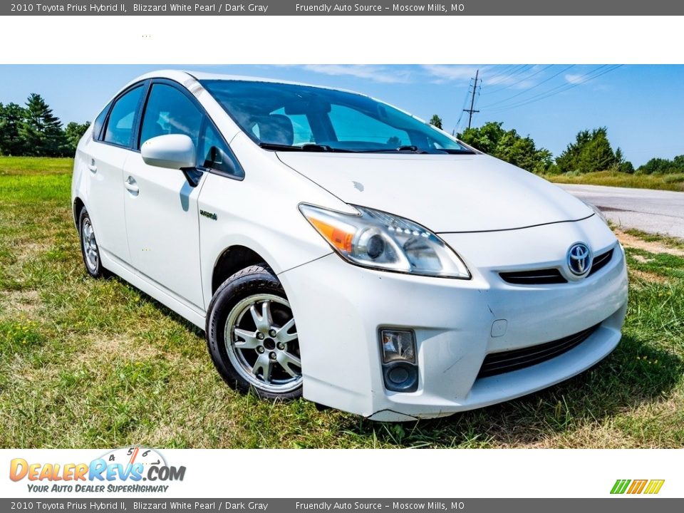 Front 3/4 View of 2010 Toyota Prius Hybrid II Photo #1