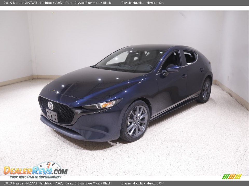 Front 3/4 View of 2019 Mazda MAZDA3 Hatchback AWD Photo #3