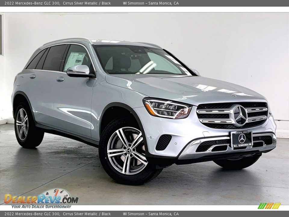 Front 3/4 View of 2022 Mercedes-Benz GLC 300 Photo #12
