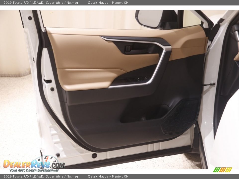 2019 Toyota RAV4 LE AWD Super White / Nutmeg Photo #4
