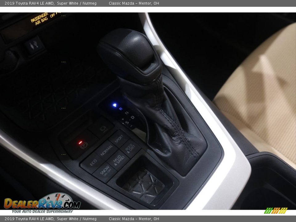 2019 Toyota RAV4 LE AWD Super White / Nutmeg Photo #16