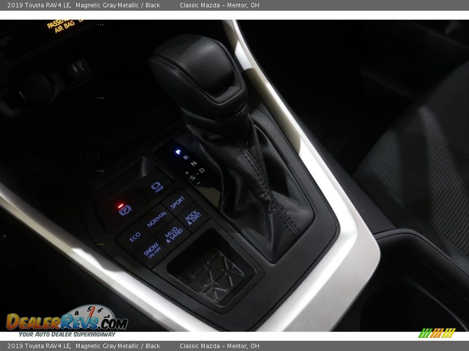 2019 Toyota RAV4 LE Magnetic Gray Metallic / Black Photo #18