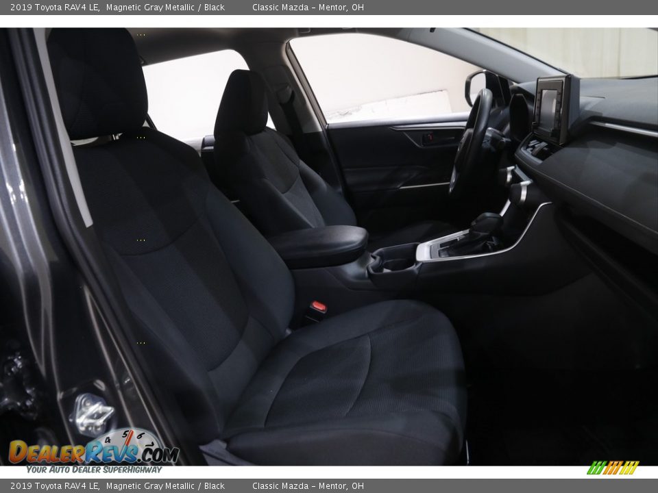 2019 Toyota RAV4 LE Magnetic Gray Metallic / Black Photo #20