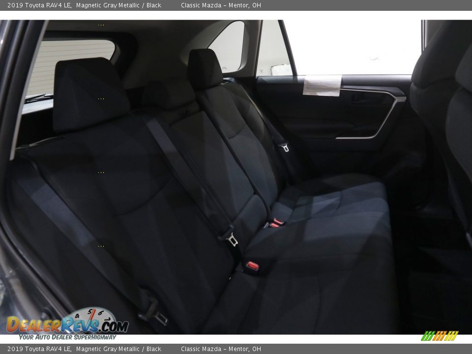 2019 Toyota RAV4 LE Magnetic Gray Metallic / Black Photo #21
