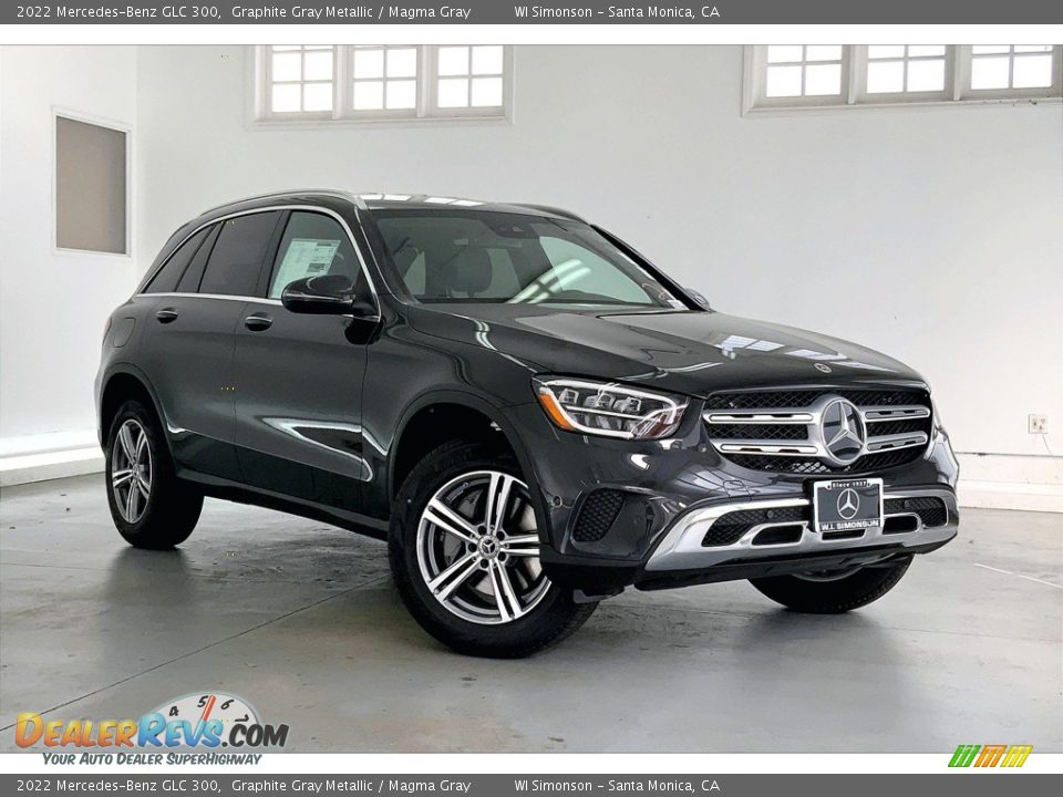 Front 3/4 View of 2022 Mercedes-Benz GLC 300 Photo #12