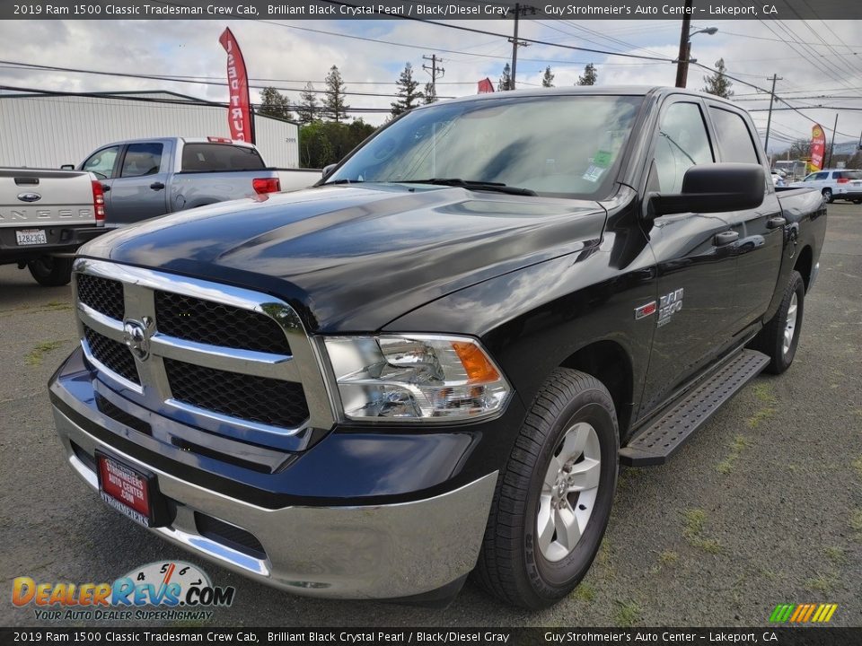 2019 Ram 1500 Classic Tradesman Crew Cab Brilliant Black Crystal Pearl / Black/Diesel Gray Photo #3