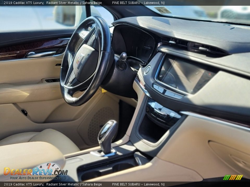 2019 Cadillac XT5 Luxury Radiant Silver Metallic / Sahara Beige Photo #3
