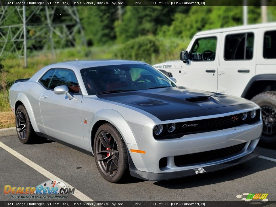 Front 3/4 View of 2021 Dodge Challenger R/T Scat Pack Photo #3