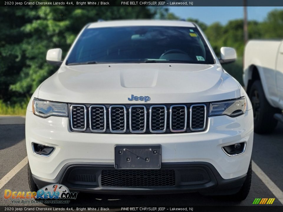 2020 Jeep Grand Cherokee Laredo 4x4 Bright White / Black Photo #2