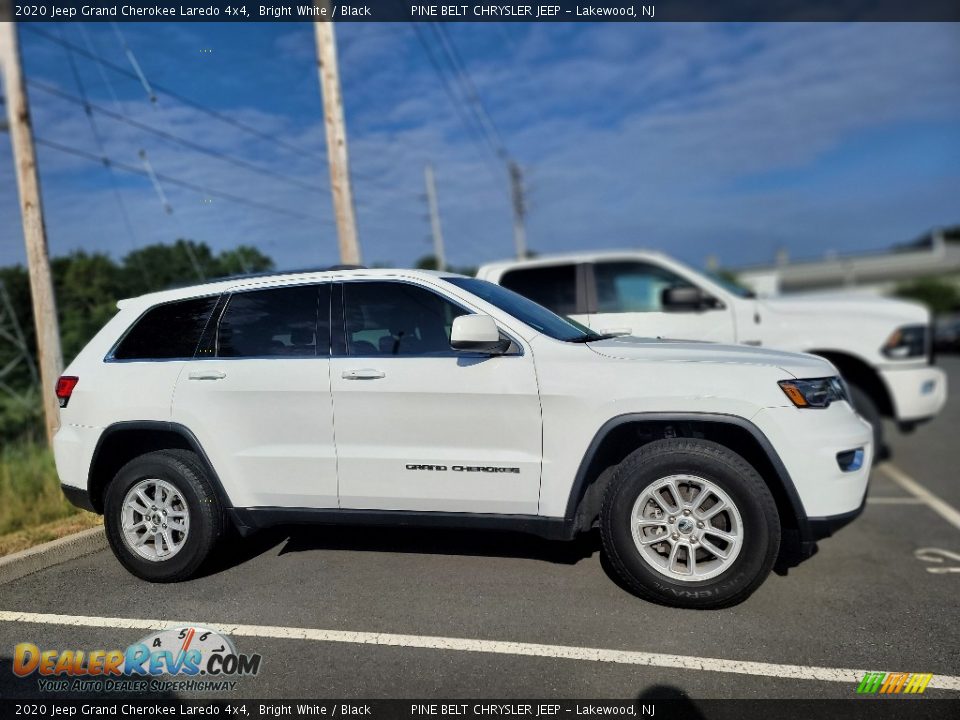 2020 Jeep Grand Cherokee Laredo 4x4 Bright White / Black Photo #4