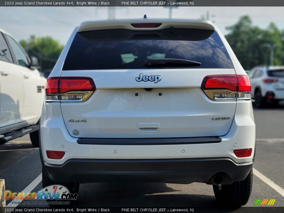 2020 Jeep Grand Cherokee Laredo 4x4 Bright White / Black Photo #9