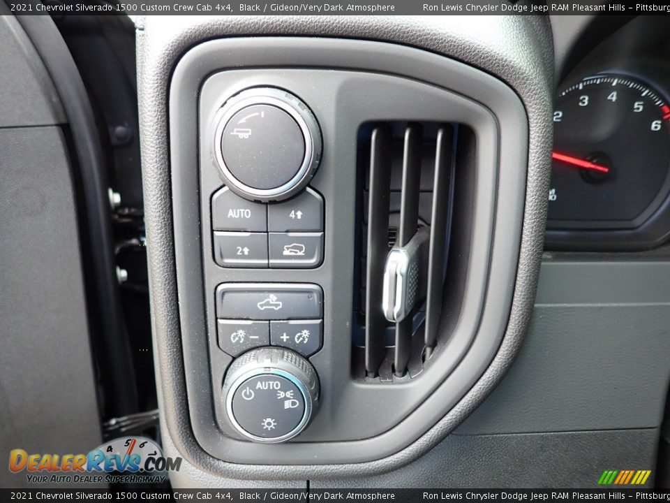 2021 Chevrolet Silverado 1500 Custom Crew Cab 4x4 Black / Gideon/Very Dark Atmosphere Photo #16